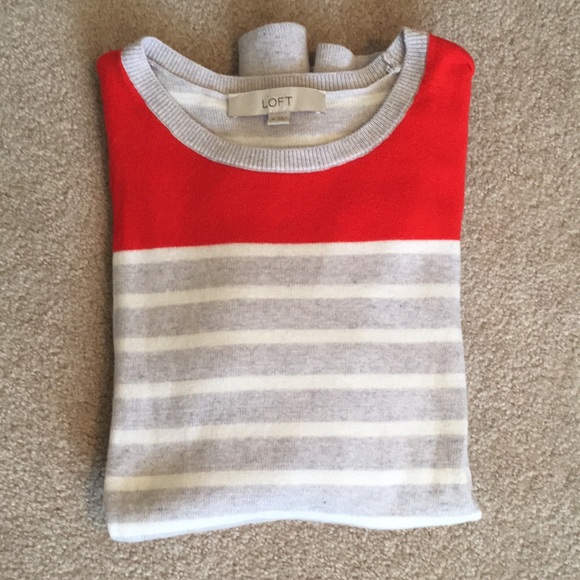 Loft Sweater -lightweight w/slight high low detail - Picture 4 of 8